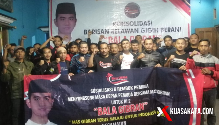 Sejumlah pemuda Garung Lor Sukoharjo Wonosobo dukung Mas Gibran jadi Cawapres 2024. Foto : emhaka putra/kuasakata.com