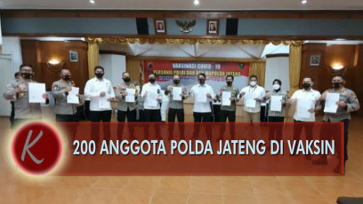 Video: 200 Anggota Polda Jateng Di Vaksin