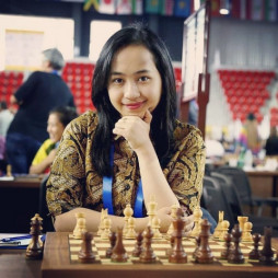 Profil Chelsie Monica, Pecatur Cantik yang menjadi komentator saat Pertandingan Dewa Kipas Vs GM Irene