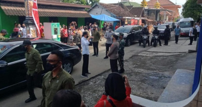 Jokowi Kunjungi Vaksinasi Door to Door di Klaten