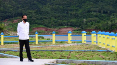 Covid-19 di Sejumlah Negara Naik, Jokowi Perintahkan Bupati Awasi PTM