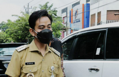 Gibran Siapkan Sembako untuk Warga yang Mau Divaksin