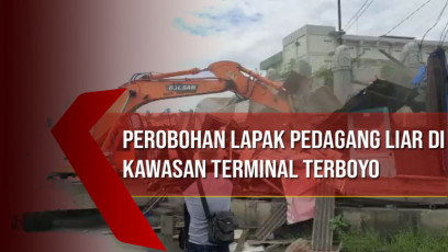 Perobohan Lapak Pedagang Liar di Kawasan Terminal Terboyo
