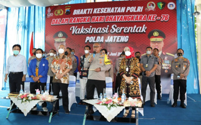 HUT ke-76 Bhayangkara, Polda Jateng Gelar Vaksinasi Covid-19 di Udinus Semarang