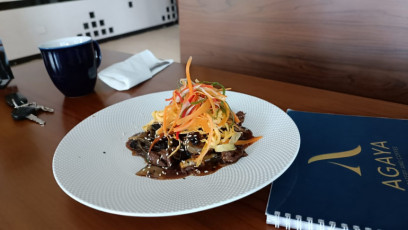 Makan Dua Suasana di Agaya Eatery & Coffee Semarang