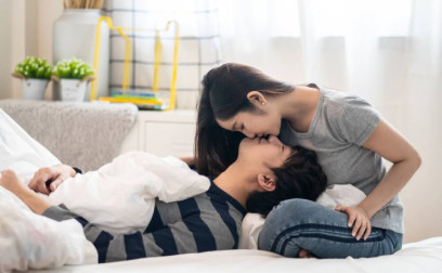 Terlalu Sering Ciuman Bikin Bibir Jadi Lebih Tipis, Benarkah?