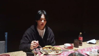 Momen Suga BTS Makan Nasi Goreng saat Konser di Indonesia: Makanan Terenak di Dunia