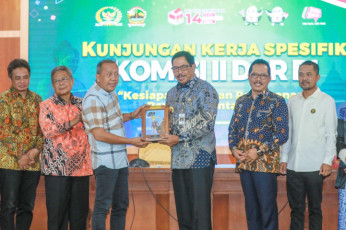 Pastikan Hak Pilih Terjamin, Pj Gubernur Jateng Dorong Perekaman E-KTP Jelang Pemilu 2024