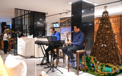 Natal, Hotel Metro Semarang Gelar Christmas Lighting Ceremony