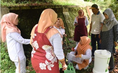 Kurangi Volume Sampah Rumah Tangga, Ibu-Ibu Dilatih Olah Sampah Organik