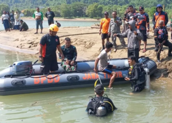 Tim SAR Gabungan Kembali Temukan Korban Wisatawan Tenggelam di Pantai Pacitan